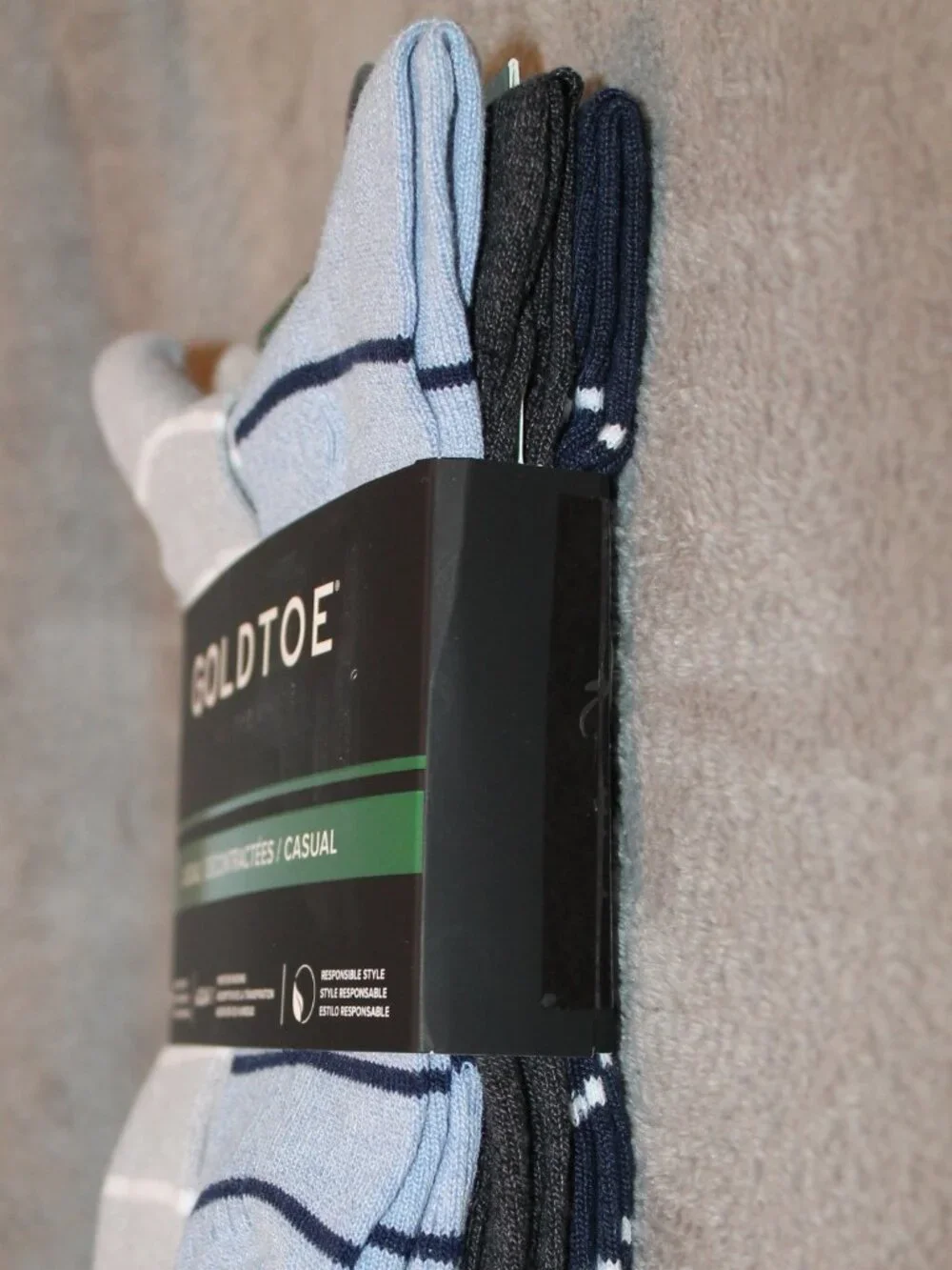 New Men's Gold Toe Casual Crew Socks, 6 Pairs, Shoe Size 6-12.5 Blue, Grey, Tan